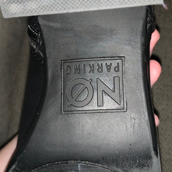 NO PARKING FARAH ANKLE BOOTS - Picture 2 of 4